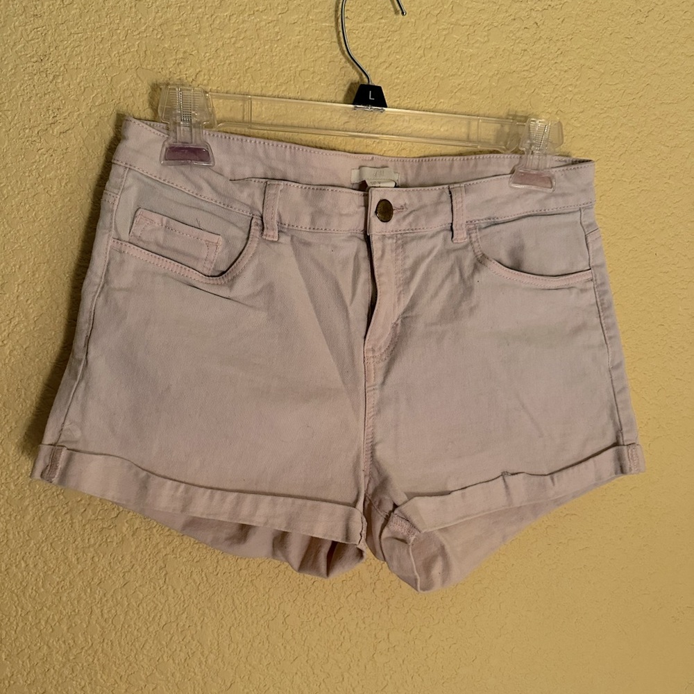 Fun in the sun with these comfortable & soft shorts. Get a pair for yourself now